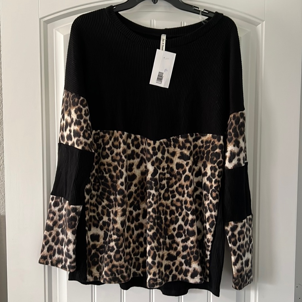NOW & FOREVER LONG SLEEVE LEOPARD TOP SZ L